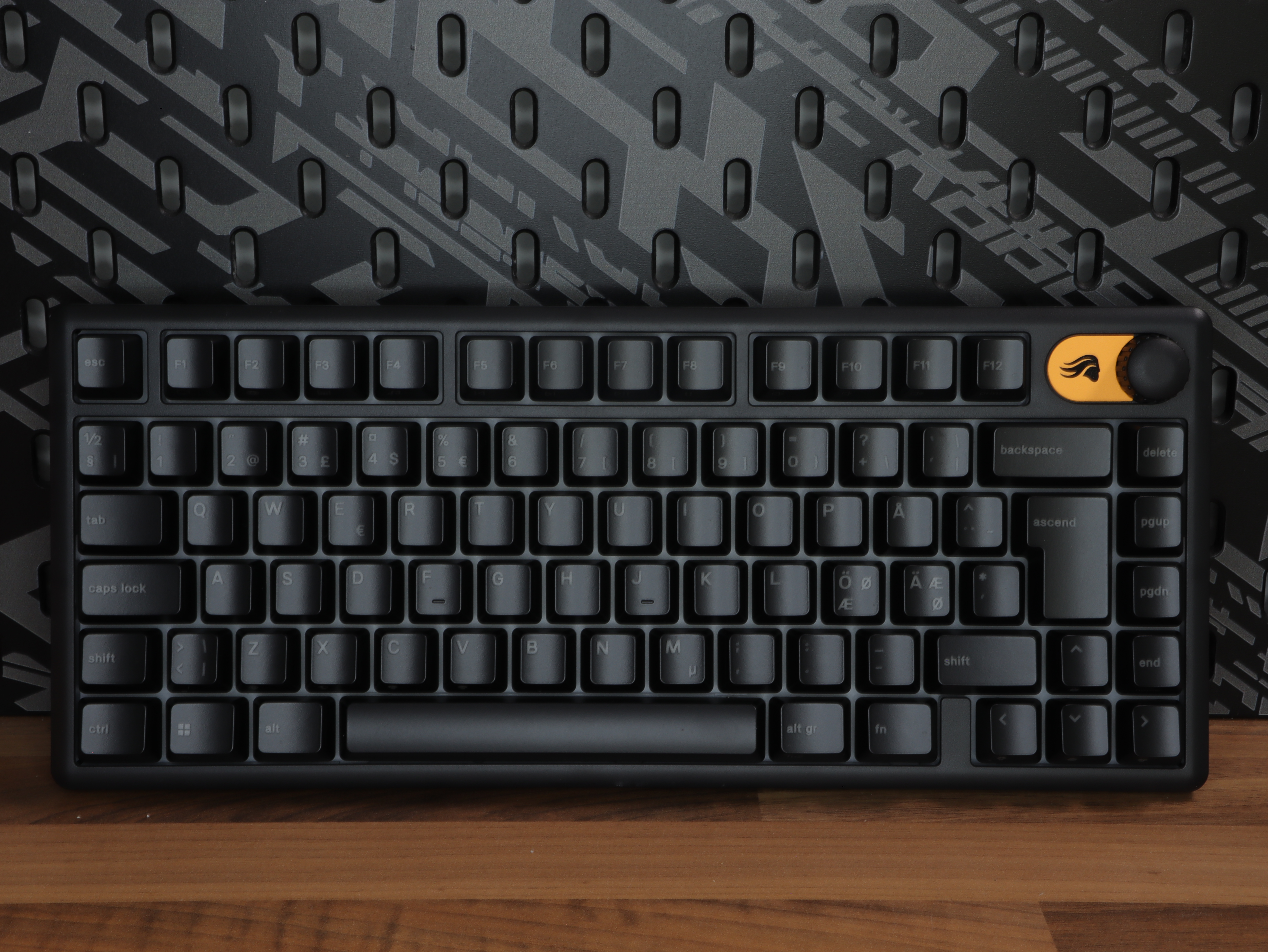 Glorious GMBK 75% wired gaming budget keyboard waterproof low price.JPG